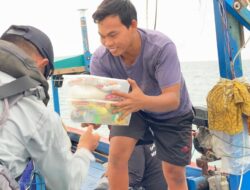KN Tanjung Datu-301 : Bagikan Sembako dan Edukasi Nelayan Banten