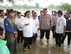 Bupati dan Kapolresta Tangerang : Tinjau Banjir di Pasir Ampo Kresek