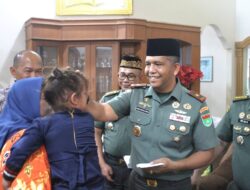 Jelang bulan Suci Ramadhan Danrem 031/Wira Bima Dr Agustatius Sitepu , S.Sos.,M Si.,M.Han Bersama Tuan Guru H.M Syafri Sinulingga Santuni Anak Yatim