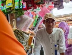 Sekda Bersama Bapanas : Monitoring Stok dan Harga Komoditi Pokok di Pasar Kronjo