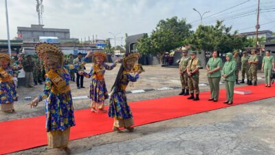 Pangdam XIX/Tuanku Tambusai Kunjungi Kodim 0302/Inhu, Perkuat Pembinaan Satuan dan Berikan Pengarahan kepada Prajurit