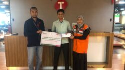 Sinergi Satu Tahun, MTT dan Rumah Zakat Salurkan Beasiswa Pendidikan di Pekanbaru