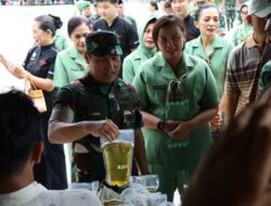 Pangdam XIX/Tuanku Tambusai Buka Bazar Ramadan TNI 1447 H dan Serahkan Bingkisan Lebaran