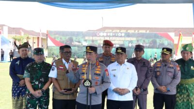 Kodam XIX Tuanku Tambusai Dukung Penguatan Penanganan Karhutla, Pangdam Dampingi Kapolri Tinjau Kesiapan Personel dan Peralatan
