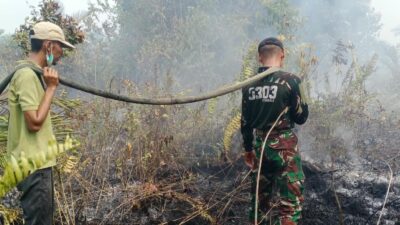 Kodam XIX/Tuanku Tambusai Hadapi Karhutla Gambut, Pemadaman Terus Diperkuat di 8 Titik