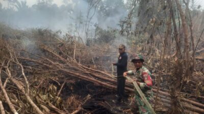 Gambut Kering dan Minim Air Jadi Tantangan, Kodam XIX/Tuanku Tambusai Terus Tangani Karhutla